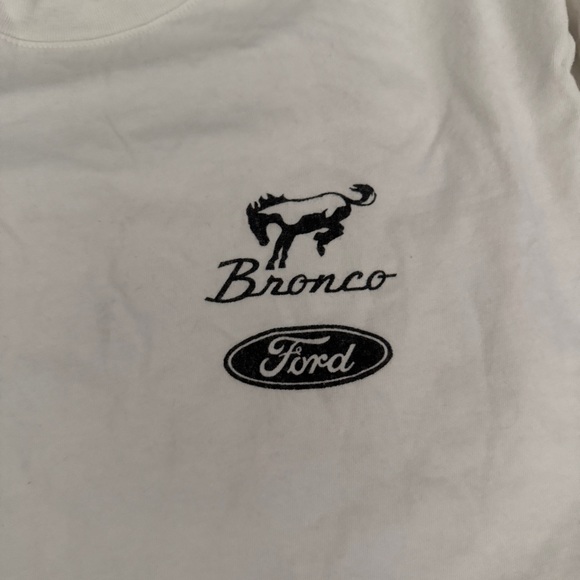 Abercrombie & Fitchh Ford Bronco Red and White Graphic Tee CROPPED - Picture 4 of 5